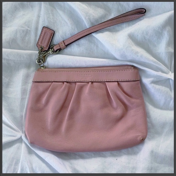 COACH PINK OR GREEN SOFT LEATHER WRISTLET - Picture 2 of 7